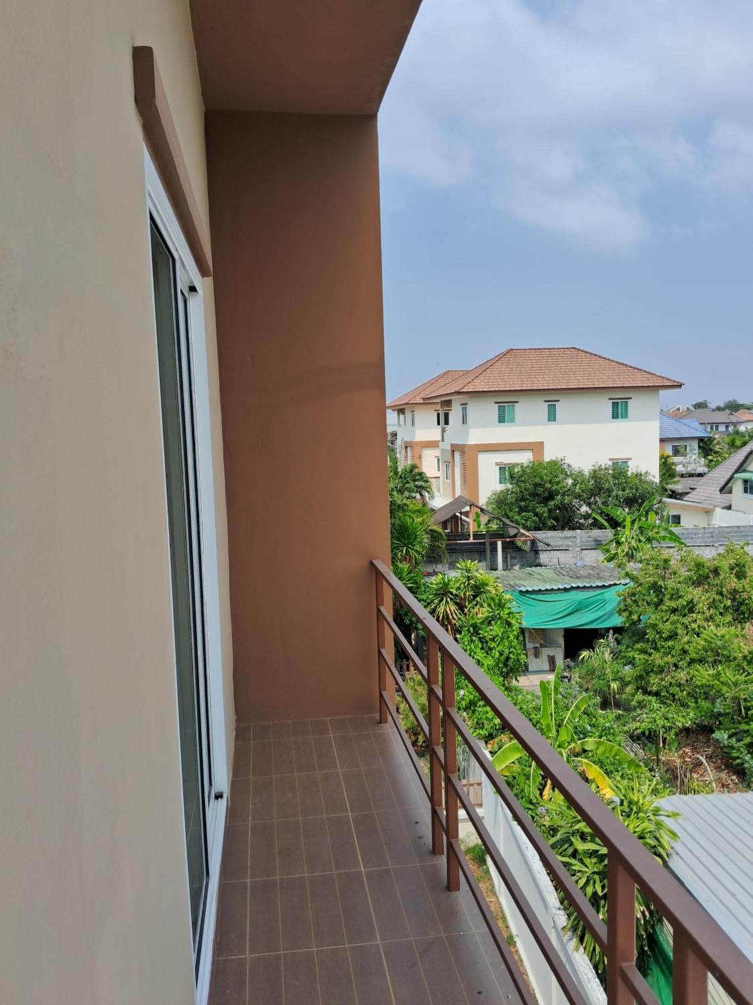 เคทู เกสเฮาส์ Hotel Chonburi Exterior foto