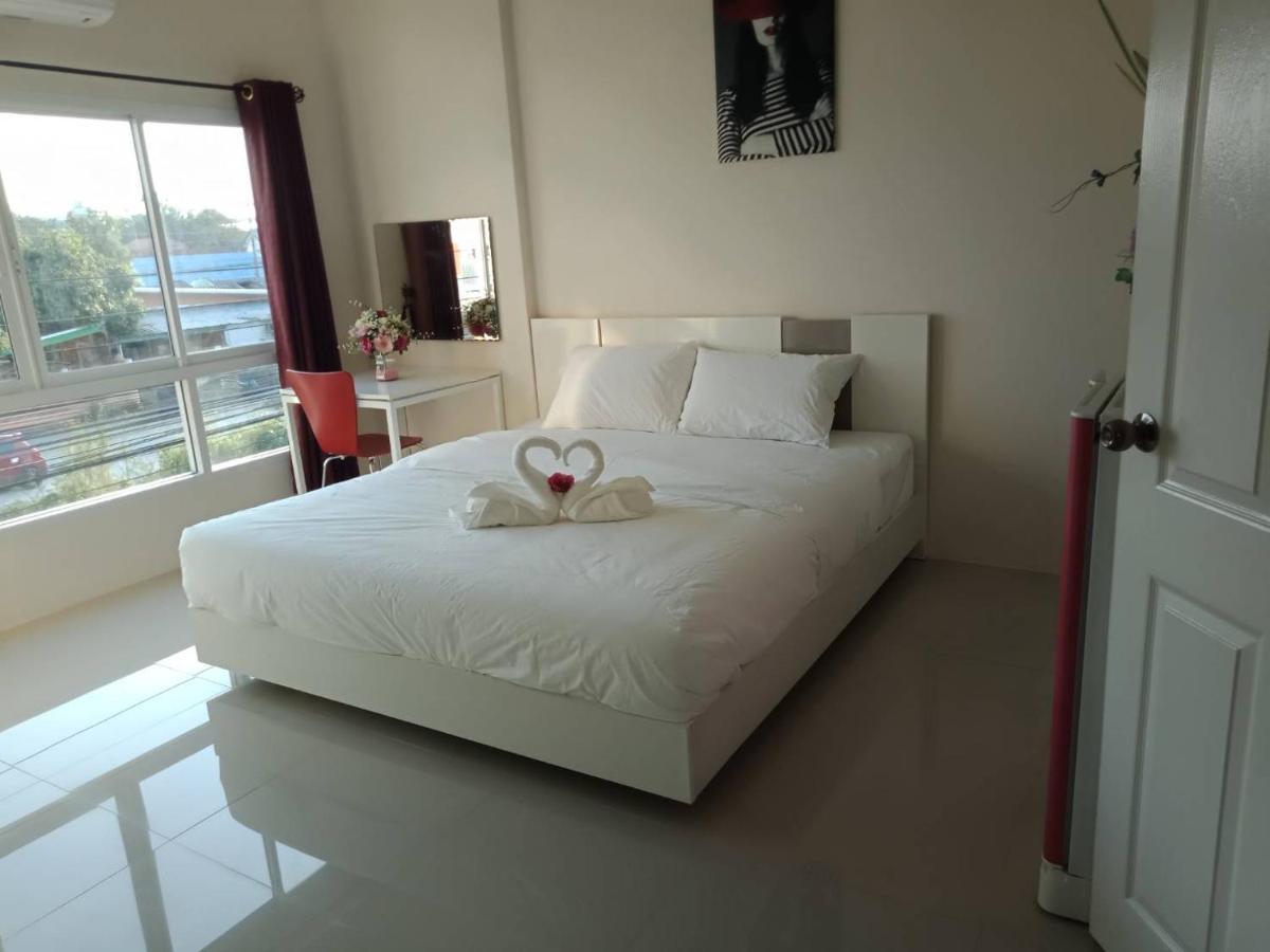 เคทู เกสเฮาส์ Hotel Chonburi Exterior foto